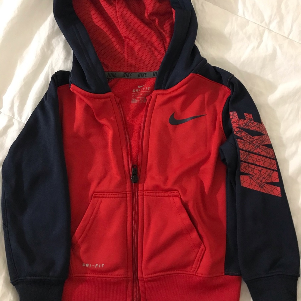 Boys 2t Nike dri-fit zip up hoodie